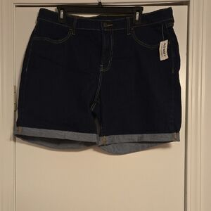 Old Navy shorts size 14